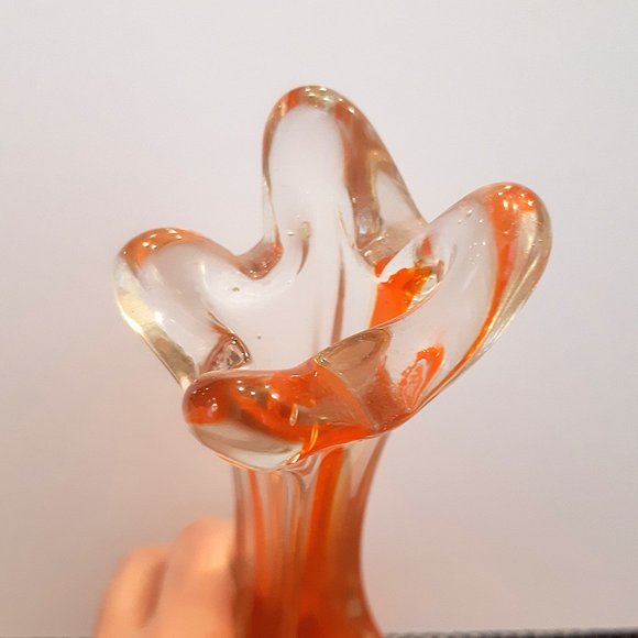 Vintage 4 Finger Orange Swung Vase - Beautiful! - Picture 6 of 13